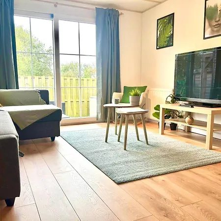 Cozy Wellness Cabin With Home Cinema And Private Jacuzzi ,Sauna And Garden Between Amsterdam Haarlem And Schiphol Airport