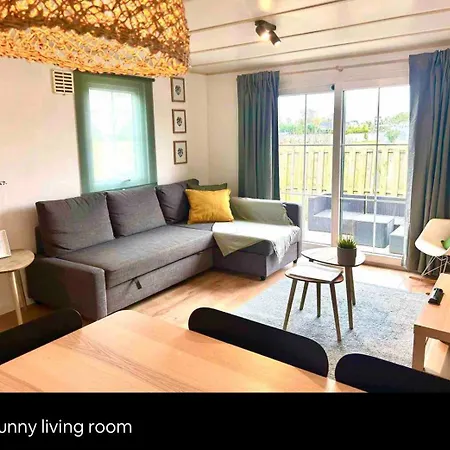 Cozy Wellness Cabin With Home Cinema And Private Jacuzzi ,Sauna And Garden Between Amsterdam Haarlem And Schiphol Airport
