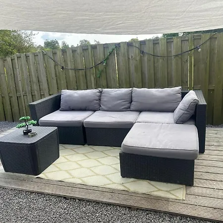 Cozy Wellness Cabin With Home Cinema And Private Jacuzzi ,Sauna And Garden Between Amsterdam Haarlem And Schiphol Airport Vijfhuizen