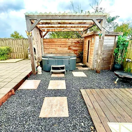 別荘 Cozy Wellness With Private Jacuzzi Sauna And Garden Between Amsterdam Haarlem And Schiphol Airport