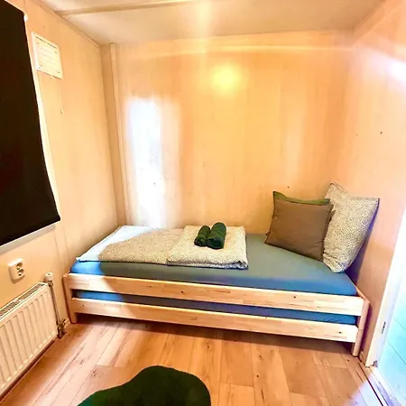 Cozy Wellness Cabin With Home Cinema And Private Jacuzzi ,Sauna And Garden Between Amsterdam Haarlem And Schiphol Airport Vijfhuizen
