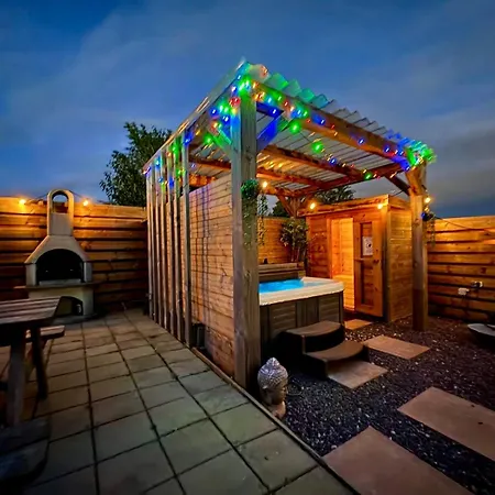 度假居 Cozy Wellness Cabin With Home Cinema And Private Jacuzzi ,Sauna And Garden Between Amsterdam Haarlem And Schiphol Airport Vijfhuizen