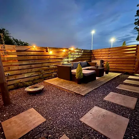 Cozy Wellness Cabin With Home Cinema And Private Jacuzzi ,Sauna And Garden Between Amsterdam Haarlem And Schiphol Airport 別荘 *