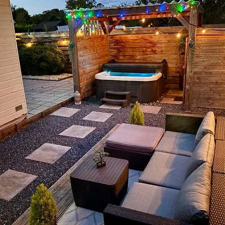 Сasa de vacaciones Cozy Wellness With Cinema And Private Jacuzzi ,sauna And Garden Between Amsterdam Haarlem And Schiphol Airport
