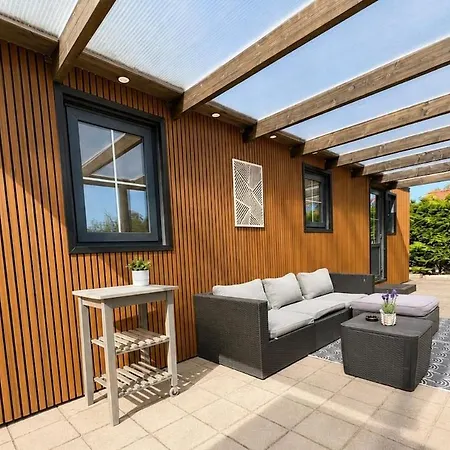 Cozy Wellness Cabin With Home Cinema And Private Jacuzzi ,Sauna And Garden Between Amsterdam Haarlem And Schiphol Airport Vijfhuizen