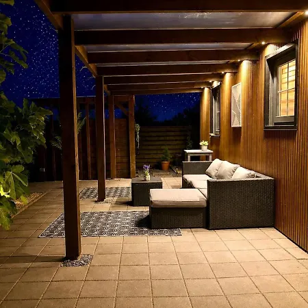 別荘 Cozy Wellness Cabin With Home Cinema And Private Jacuzzi ,Sauna And Garden Between Amsterdam Haarlem And Schiphol Airport *