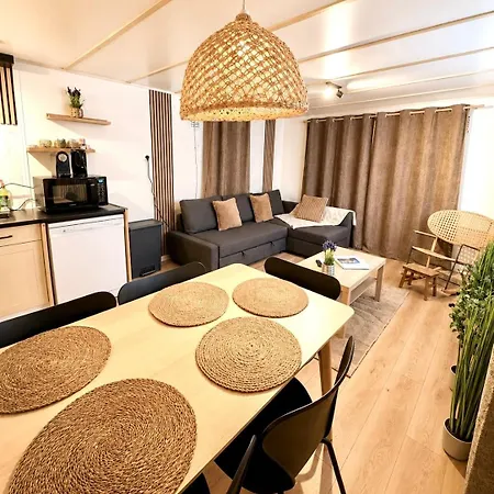別荘 Cozy Wellness Cabin With Home Cinema And Private Jacuzzi ,Sauna And Garden Between Amsterdam Haarlem And Schiphol Airport