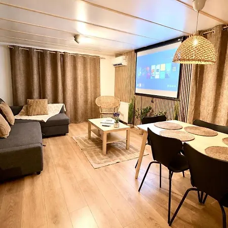 Cozy Wellness With Cinema And Private Jacuzzi ,sauna And Garden Between Amsterdam Haarlem And Schiphol Airport * Vijfhuizen