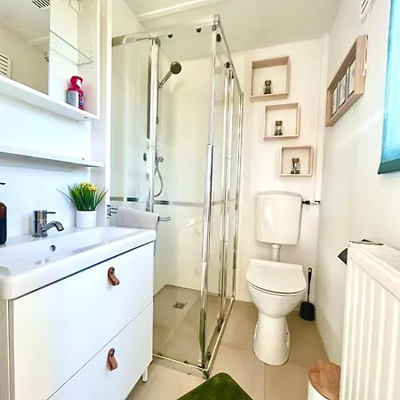 Holiday home Cozy Wellness With Private Jacuzzi Sauna And Garden Between Amsterdam Haarlem And Schiphol Airport